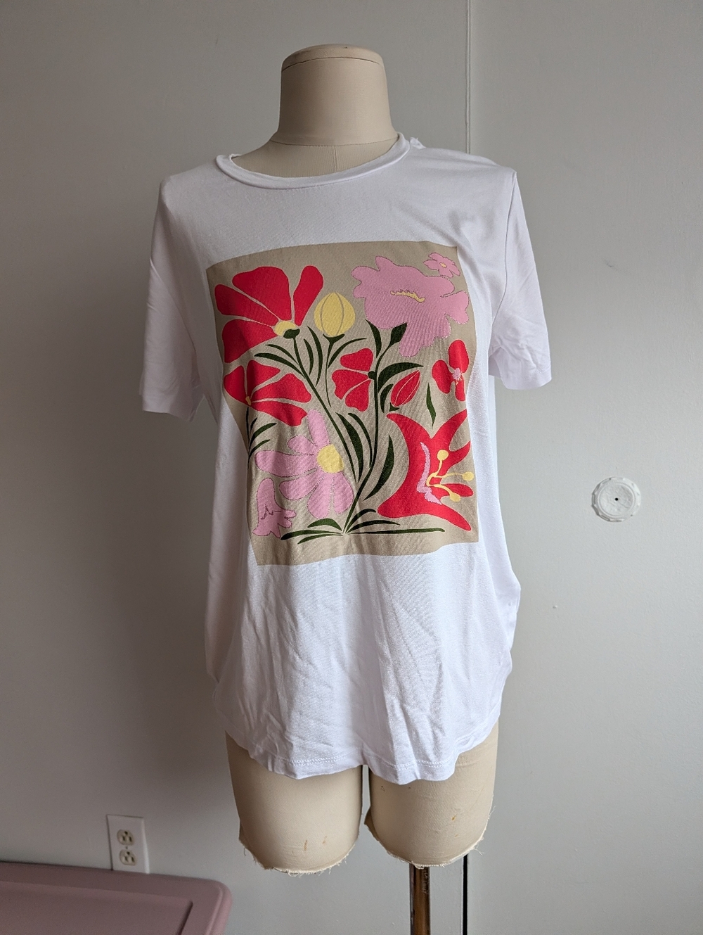 Women’s White Floral Graphic Tee with Pink & Red Blooms